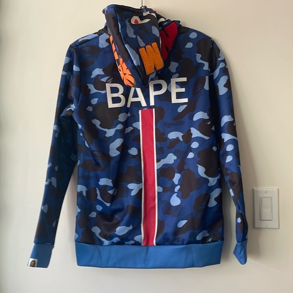 Stunning Hoodie New In Bag - Picture 2 of 12